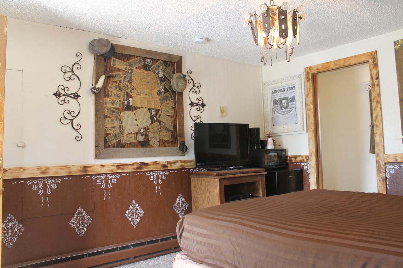 Black Bear Motel Davenport Extérieur photo